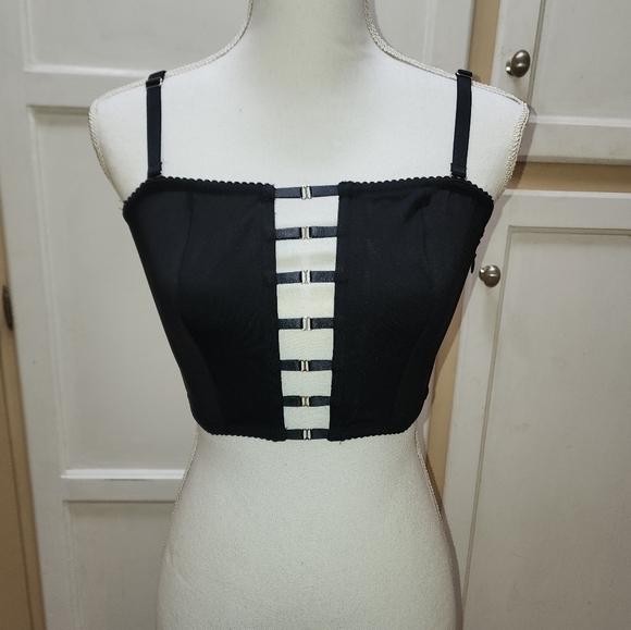 Victoria Secret Women's Unlined Open-Front Black Bralette NWT - Picture 2 of 11